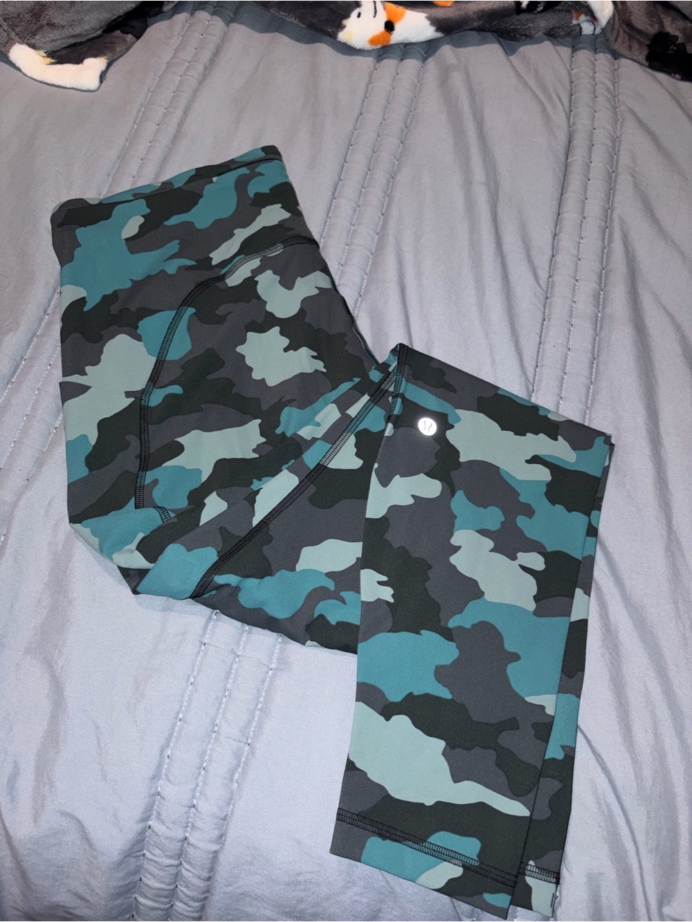 NWOT Lululemon size 14 camo leggings - Picture 5 of 5